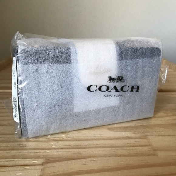 Coach wallet🎈🎈 - Picture 9 of 9